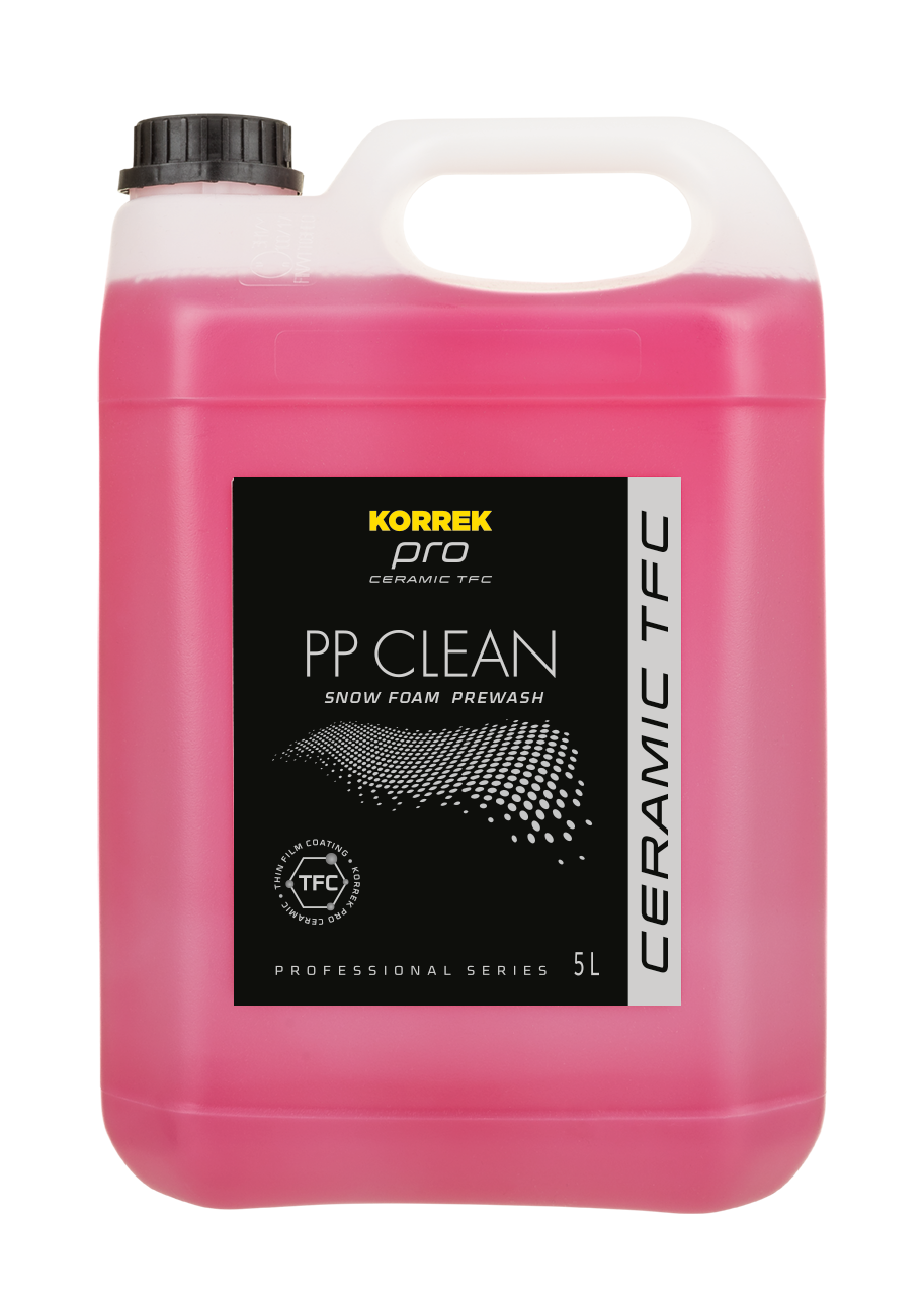 Vaaleanpunainen neste kannussa, joka on KORREK Pro Ceramic TFC PP Clean 5L pesuaine.