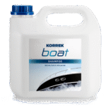 Korrek Boat Shampoo valkoinen kanisteri sinisellä kannella, biohajoava veneen pesuaine gelcoat ja maalipinnoille merivesi-ympäristöön.